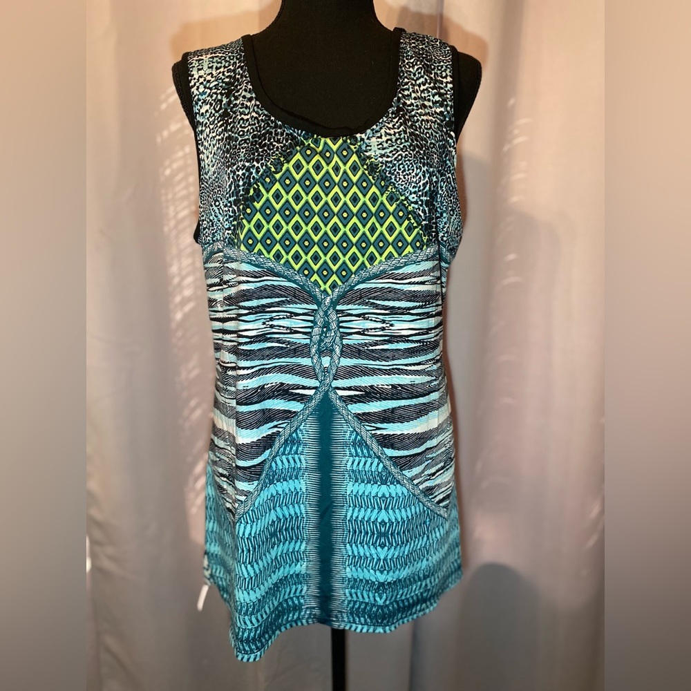 Women’s Tank Top with hi-lo longer hem in back  the front is fine acrylic‎ knit